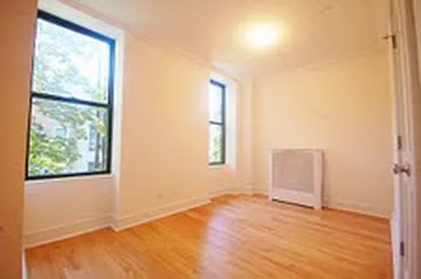 Rented by Link NY Realty | media 107