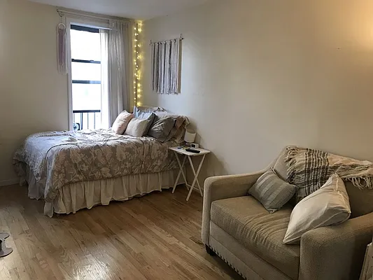 Rented by Urban Real Estate Inc | media 7