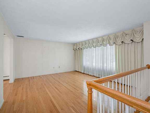 2nd image of 5 Jeremiah Cir