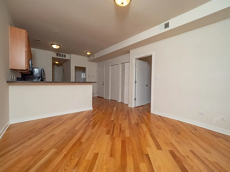 1514 W Howard St #3W — Photo 3