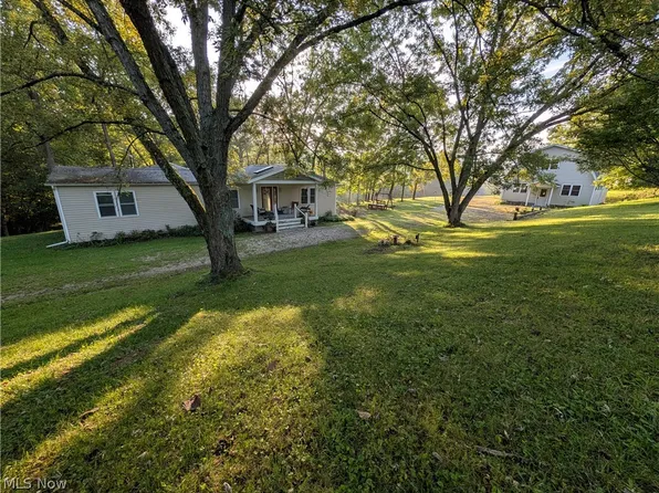 940 Perron Rd, Carrollton, OH 44615