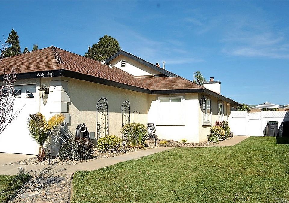 1st image of 1640 N Canyon Dr