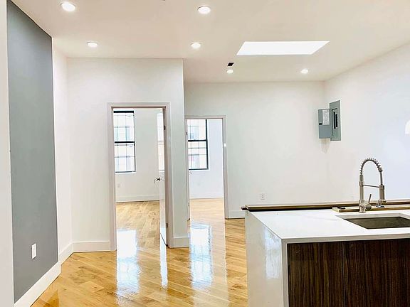 2nd image of 2364 Pacific St #3
