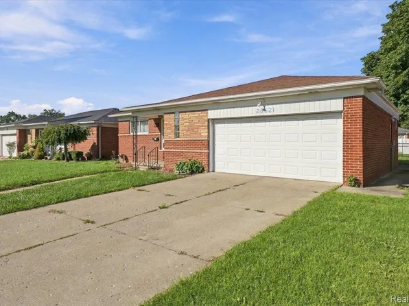 28621 Gilbert Dr, Warren, MI 48093