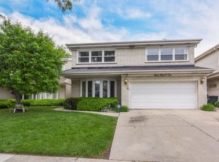 6902 Lockwood Ave, Skokie, IL