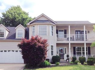 220 Aberdeen Rd, Versailles, KY 40383