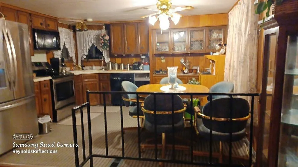 Roomy kitchen - 251 State Route 23