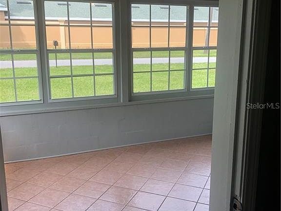 4th image of 211 Glenwood Dr