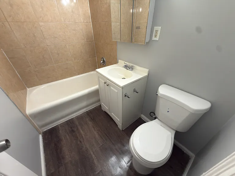 330 Laurel St #312 — Photo 8