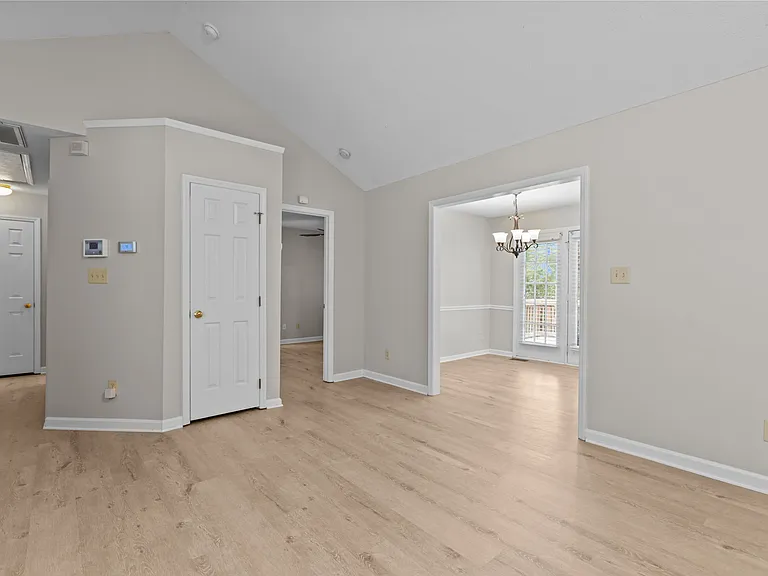 4504 Liverpool Ln — Photo 9