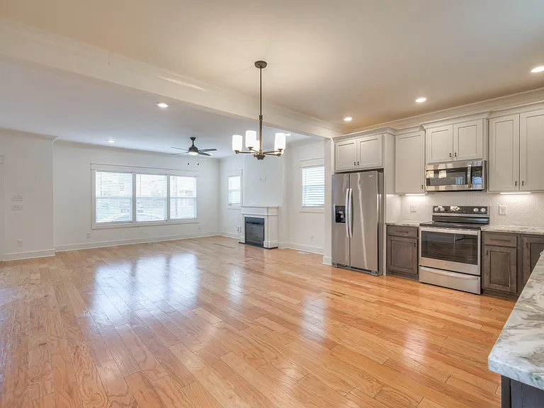 2404A Middle St — Photo 3