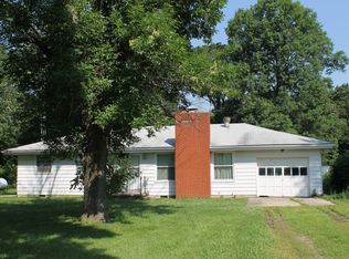 1561 Red Ball Trl, Greenville, IL 62246