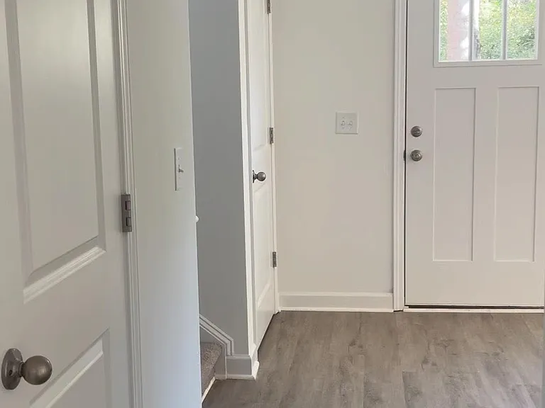815 Sherwood Ave — Photo 10