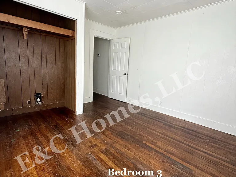 2805 Denver St — Photo 13