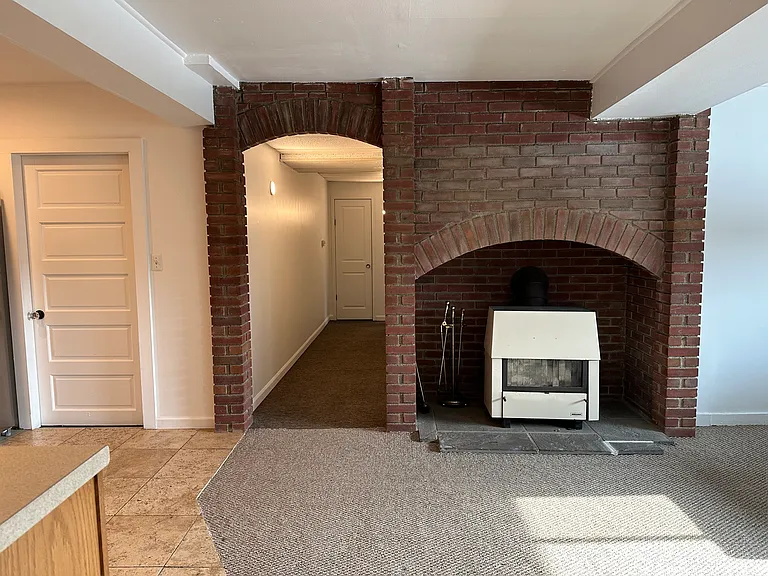 576 Greenville Tpke — Photo 8