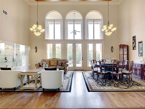 5th image of 305 Corral Ct