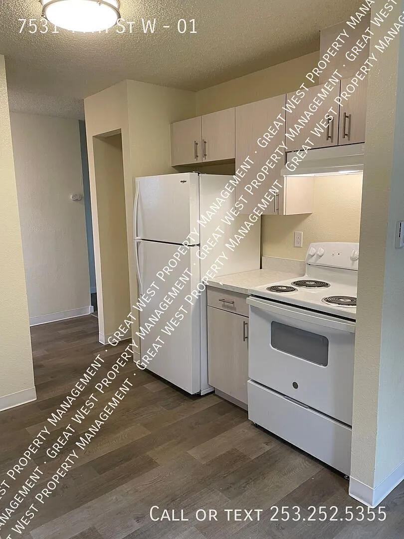 First Month Free! Cozy Upgraded One Bedroom Apartment $1,375/Mo. — Photo 3