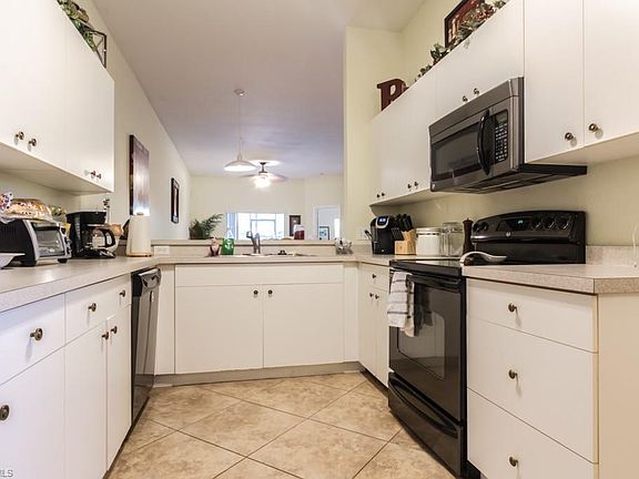 3rd image of 8527 Tamara Ct