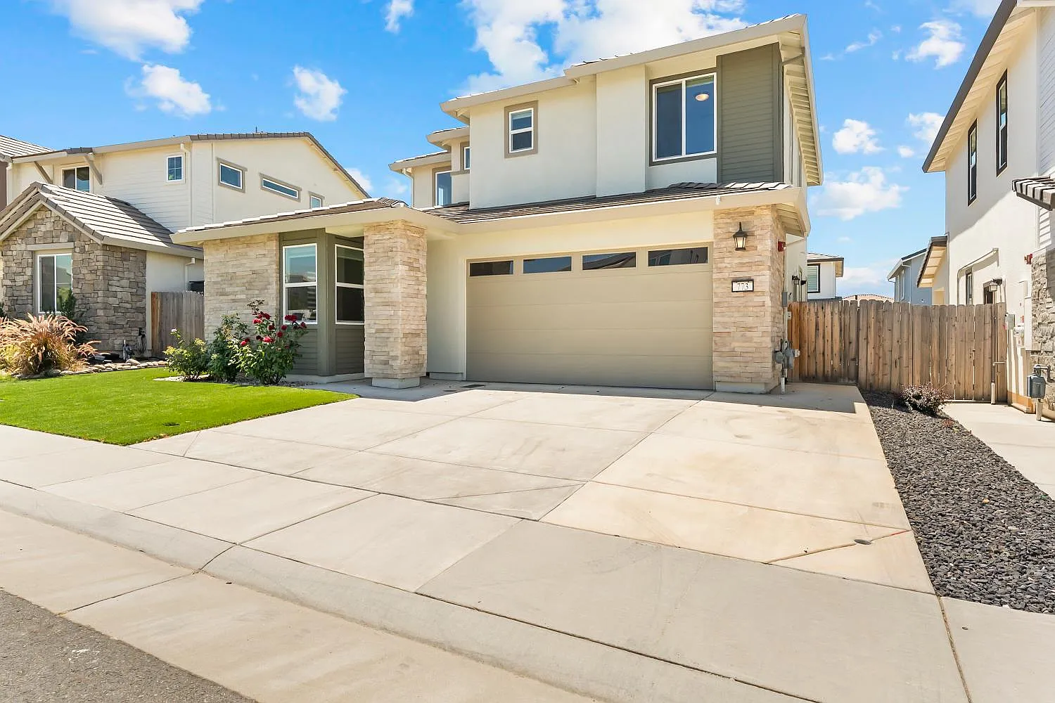4 bed, 1953 sqft, $3,600 — Photo 1