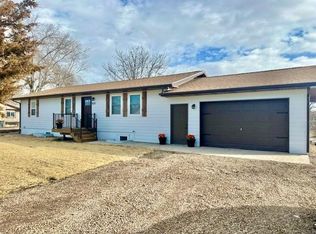 1820 Sweetbriar St, Rapid City, SD 57703