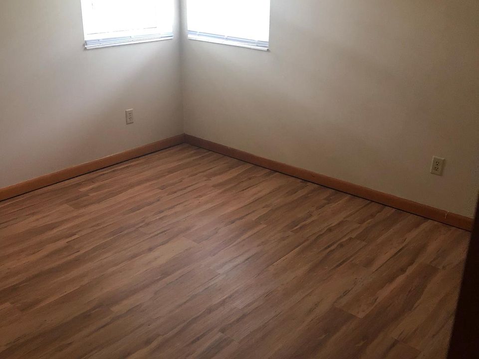2nd image of 104 Crest St APT 1