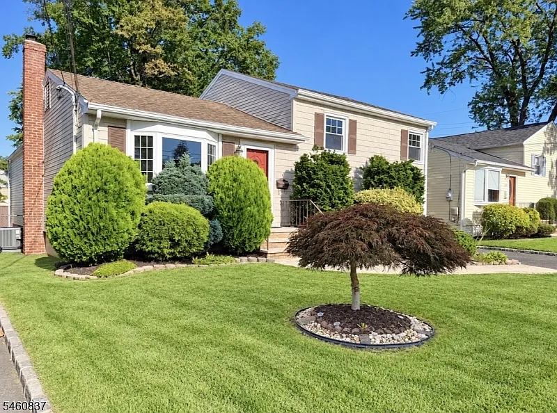 3 bed, 2.0 bath, $3,750 — Photo 3