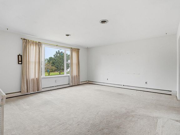 5th image of 330 Wexford Rd