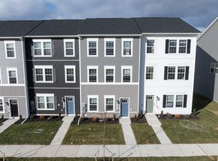 387 Eclipse St, Charles Town, WV 25414