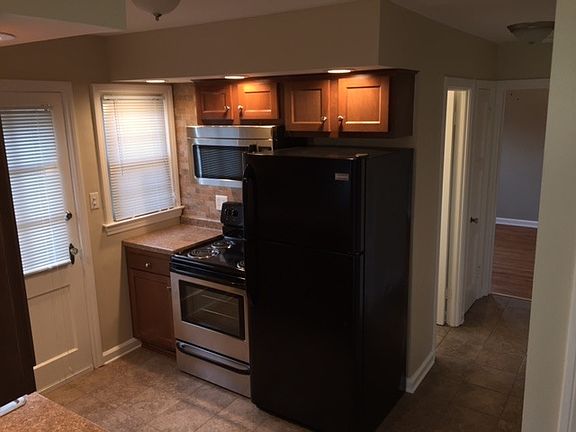 5th image of 860 W 43rd St #Duplex