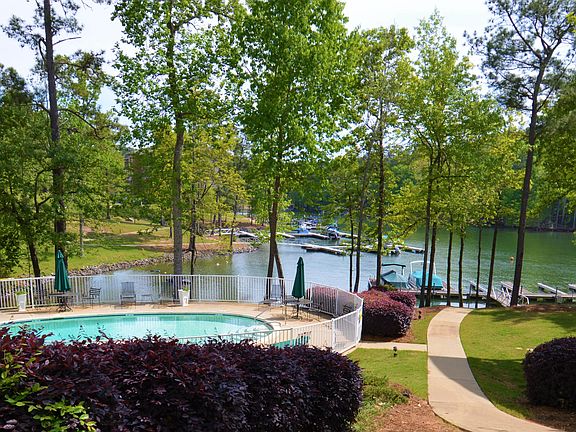 2nd image of 165 Sunset Point Dr #832