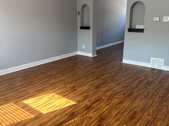 2nd image of 4511 Vista St