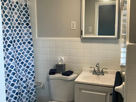 4th image of 315 S Rosemont Ave APT D
