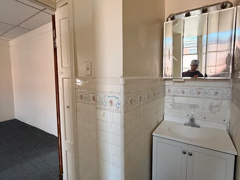 2018 Wallace St #2F — Photo 2