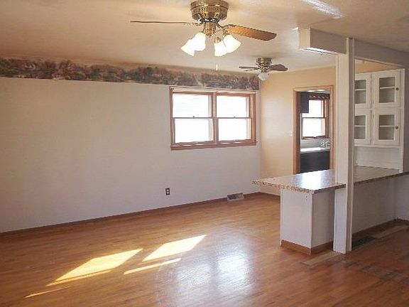 5th image of 522 Lane St