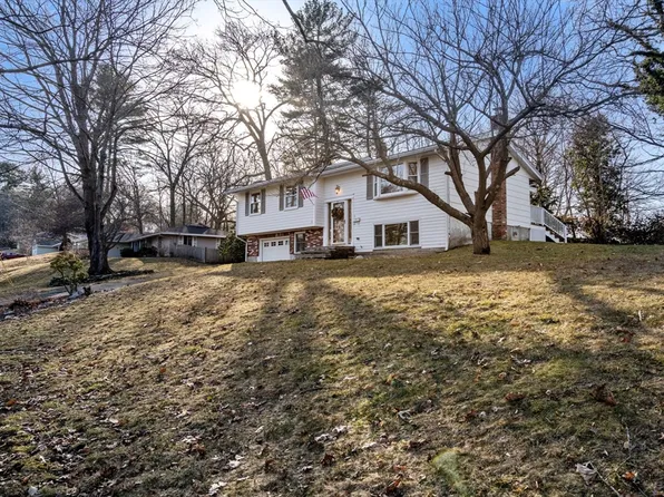 13 Anne Dr, Peabody, MA 01960