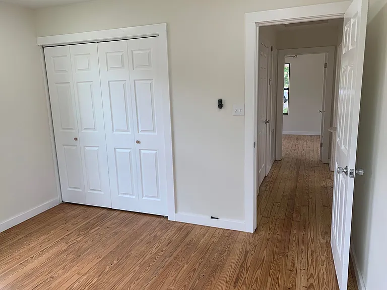 817 W Mahl St — Photo 2