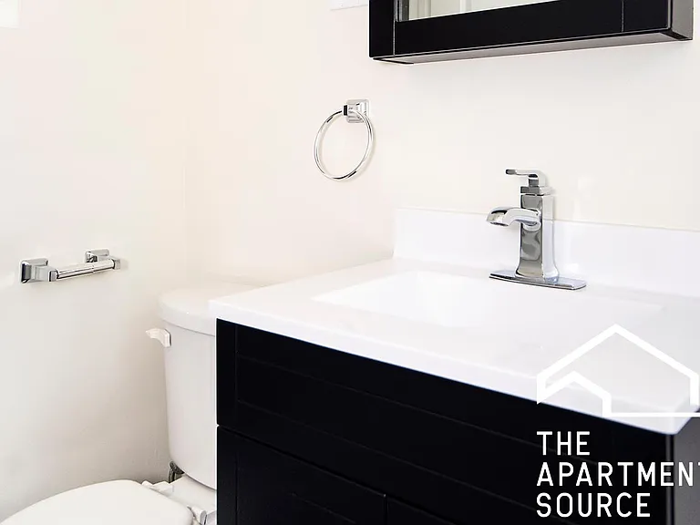 3812 N Greenview Ave #2 — Photo 7
