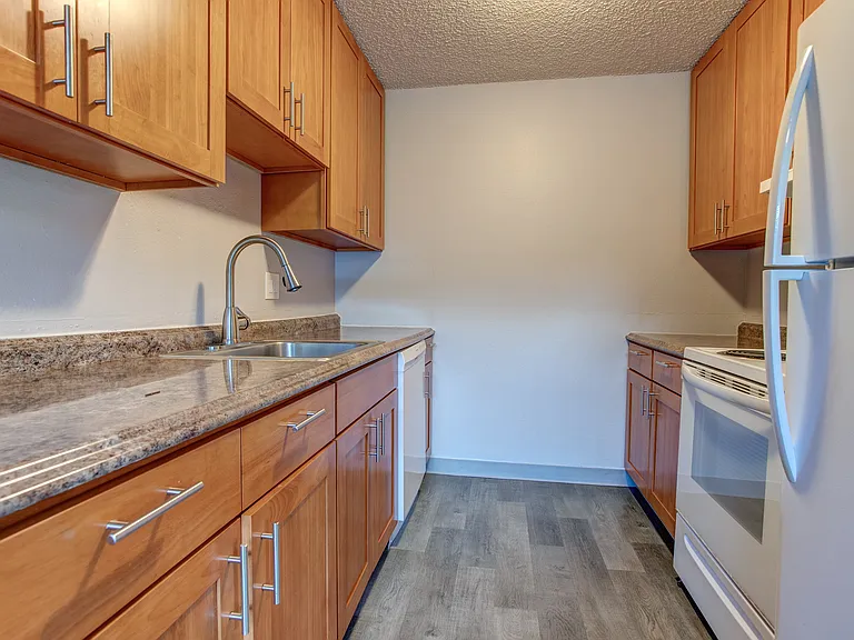 Arbor View Apartments — Photo 12