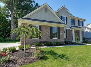 14383 Woodgrove Dr #127, Van Buren Township, MI