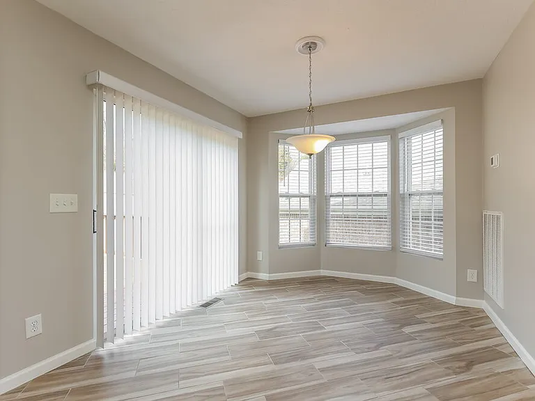 2561 Jordan Ridge Dr — Photo 7