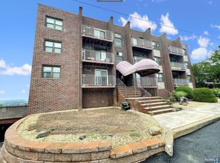 201 12th St APT 11, Palisades Park, NJ