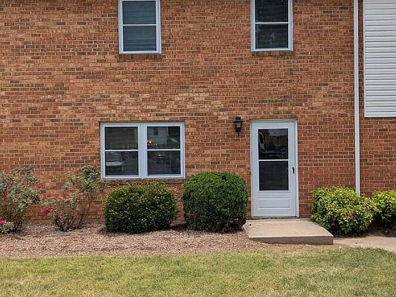 2nd image of 23 Maplewood Ct APT C