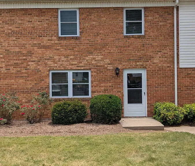 23 Maplewood Ct #C — Photo 2