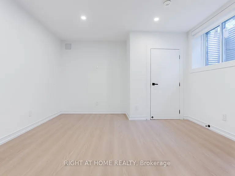 11C Condor Ave — Photo 14