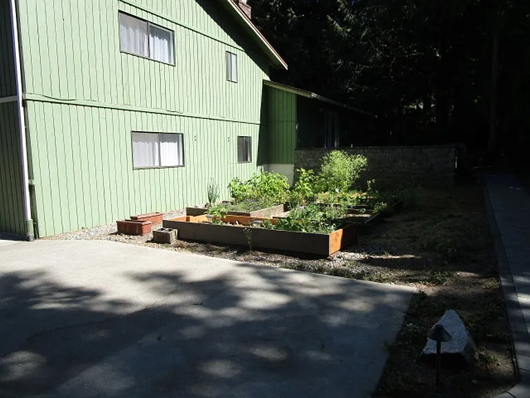 1009 Chippewa St — Photo 16