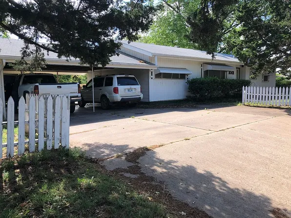 102 E Tyler Ave, Stillwater, OK 74075