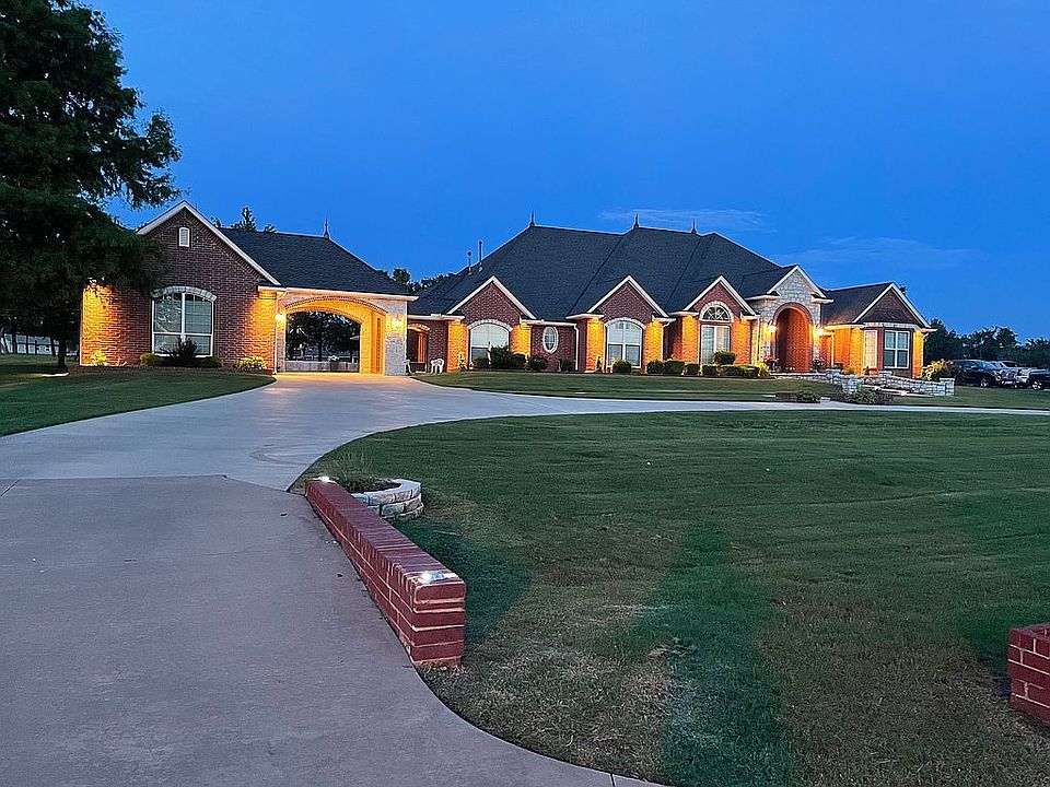 208 Alyssa Ln