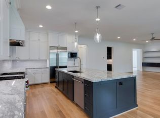 4047 Drummond St, Houston, TX 77025