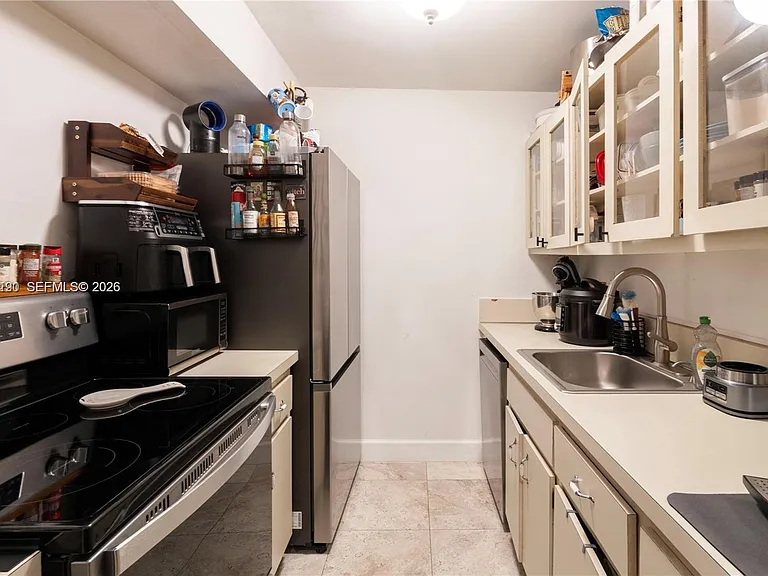 9490 SW 77th Ave #N1 — Photo 7