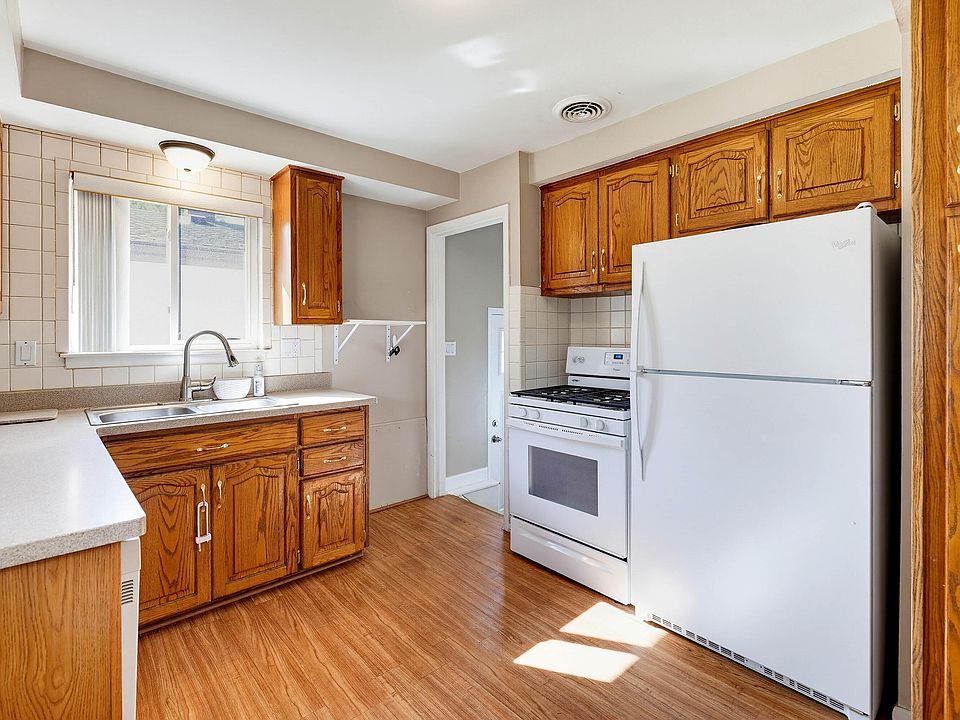 8907 Beatrice St, photo 5